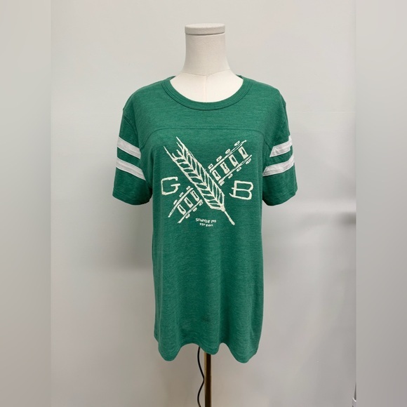 Tops - Green Graphic T-Shirt